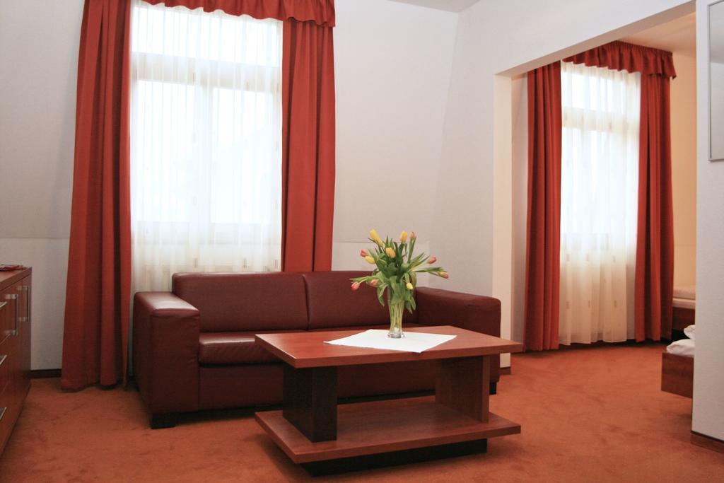 Garni Hotel Praha Trenčianske Teplice Extérieur photo