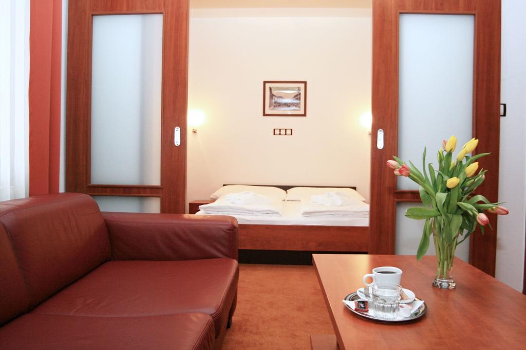 Garni Hotel Praha Trenčianske Teplice Extérieur photo