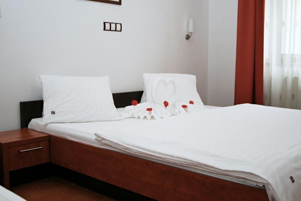Garni Hotel Praha Trenčianske Teplice Extérieur photo