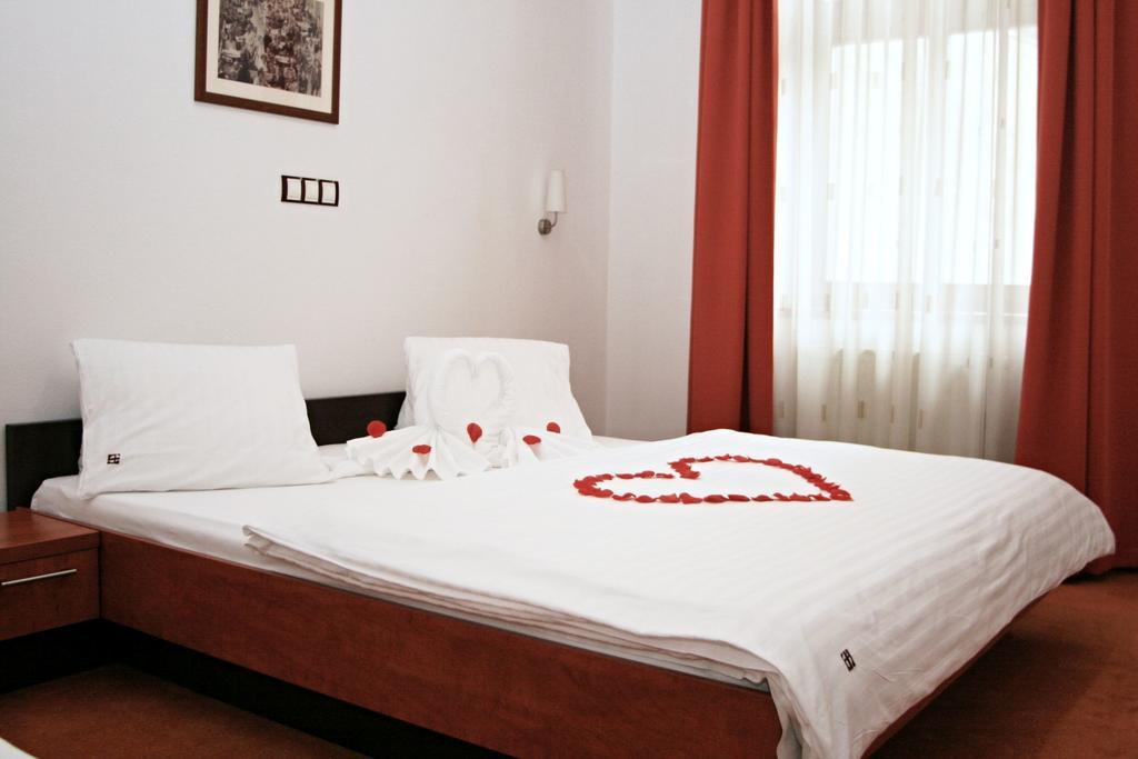 Garni Hotel Praha Trenčianske Teplice Extérieur photo