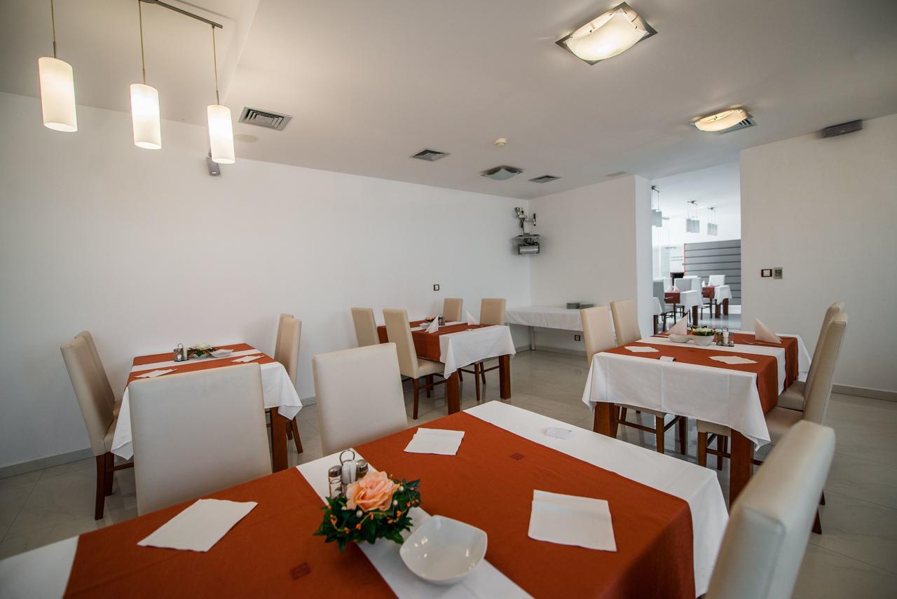 Garni Hotel Praha Trenčianske Teplice Extérieur photo