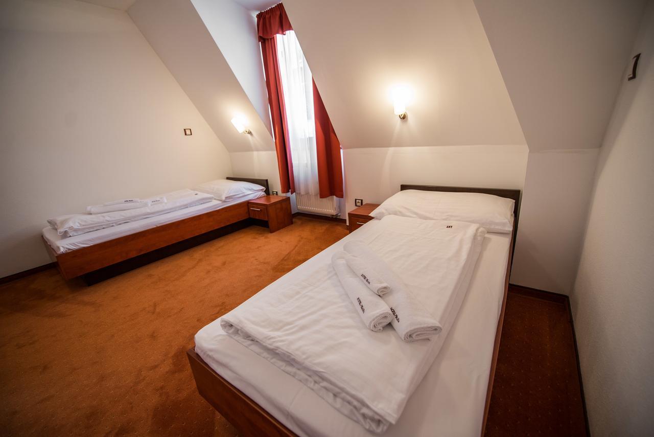 Garni Hotel Praha Trenčianske Teplice Extérieur photo