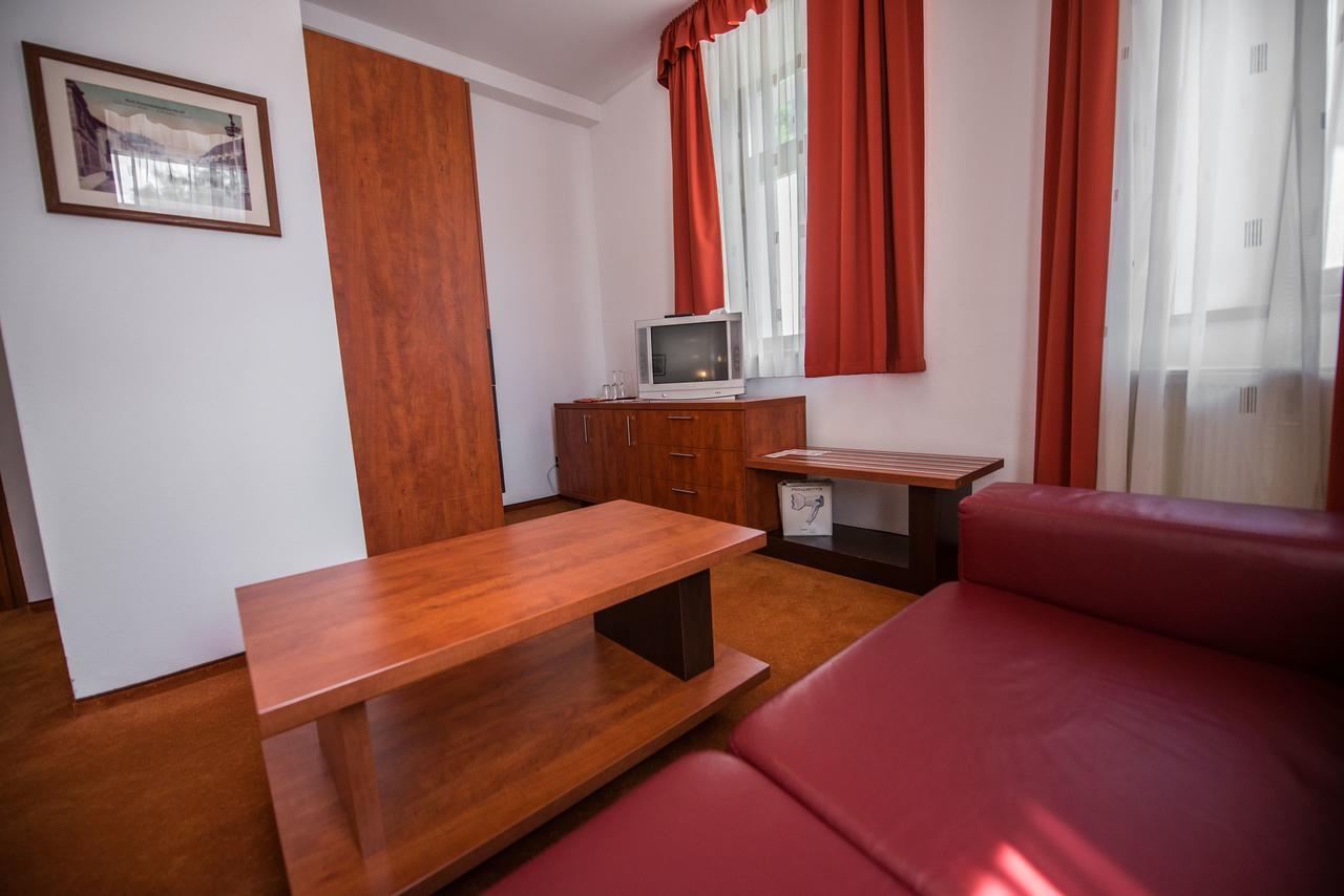 Garni Hotel Praha Trenčianske Teplice Extérieur photo