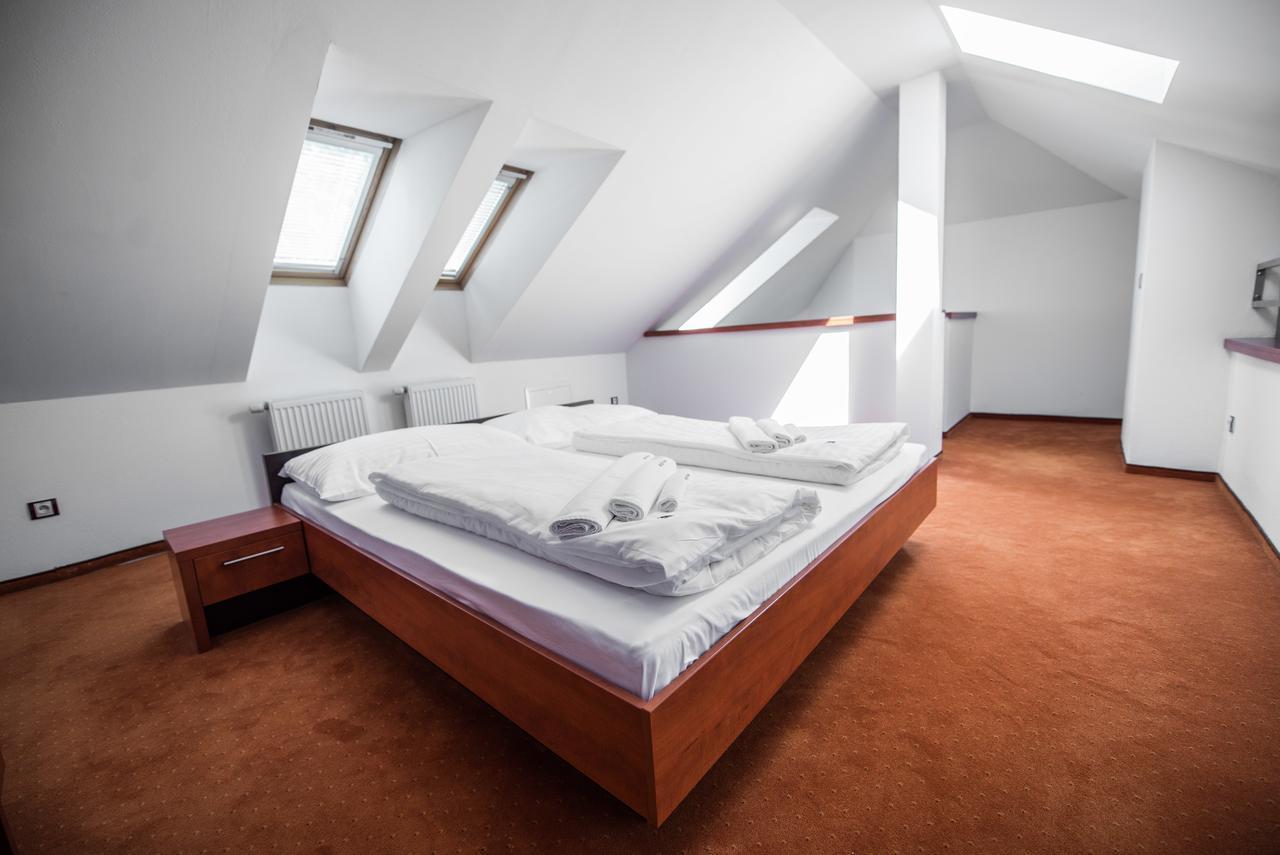 Garni Hotel Praha Trenčianske Teplice Extérieur photo
