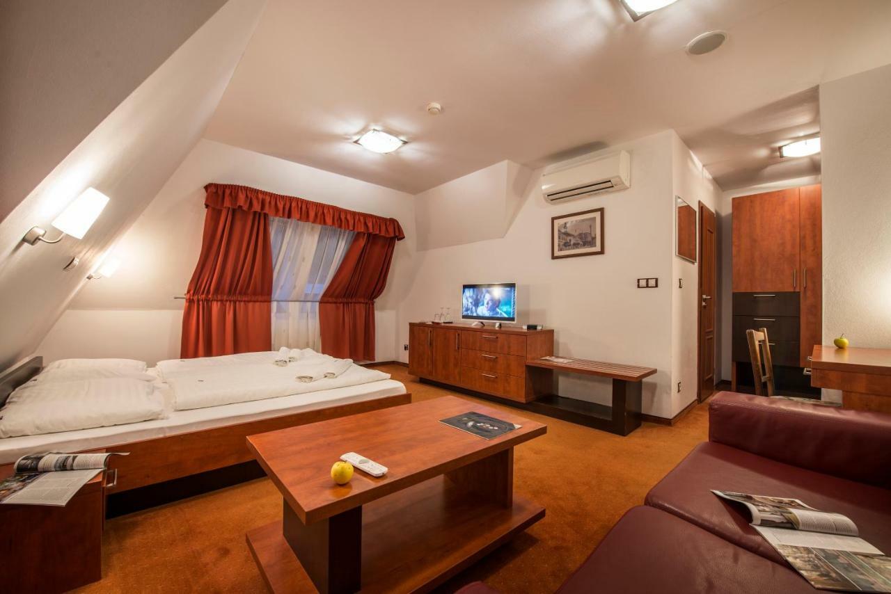 Garni Hotel Praha Trenčianske Teplice Extérieur photo