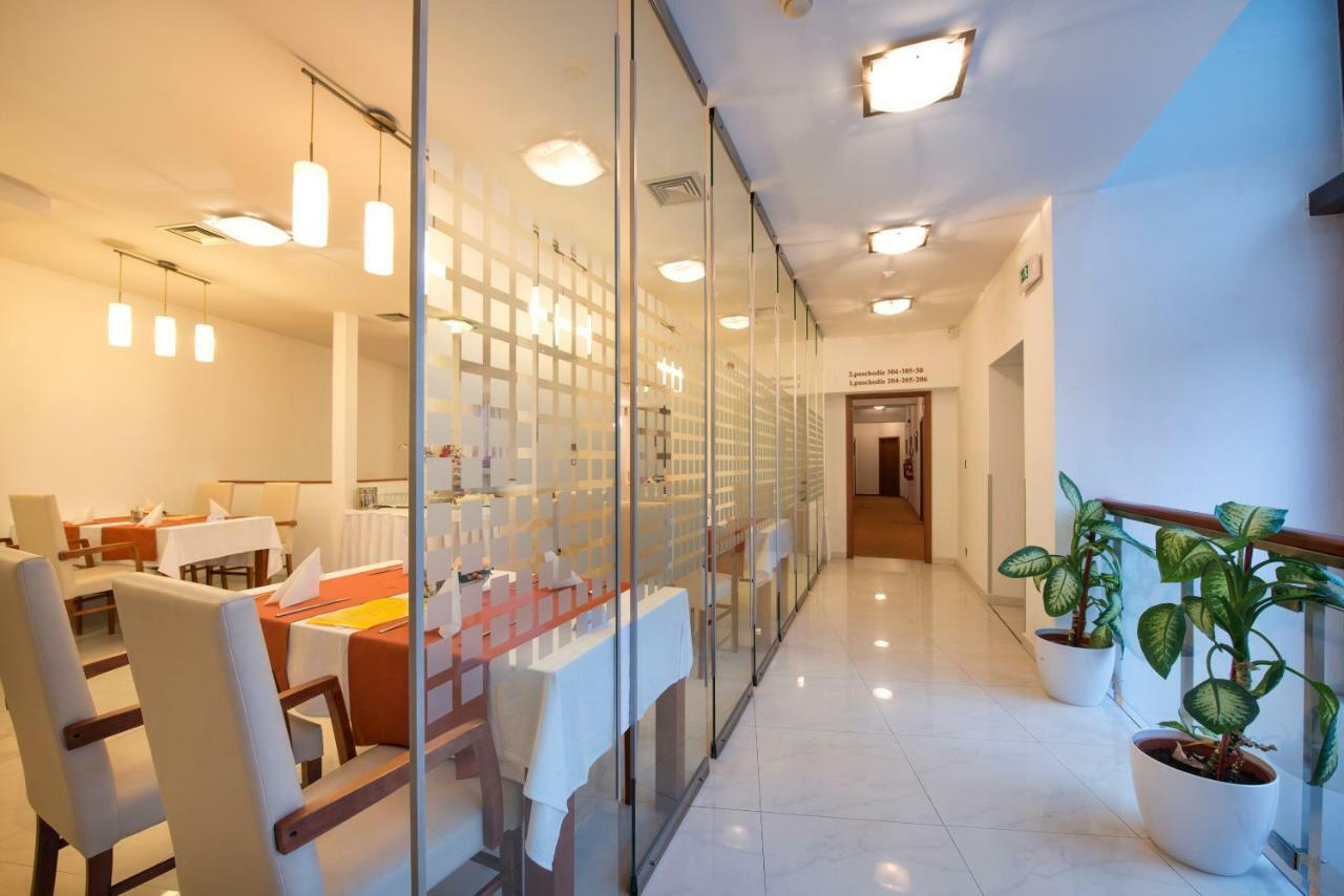 Garni Hotel Praha Trenčianske Teplice Extérieur photo